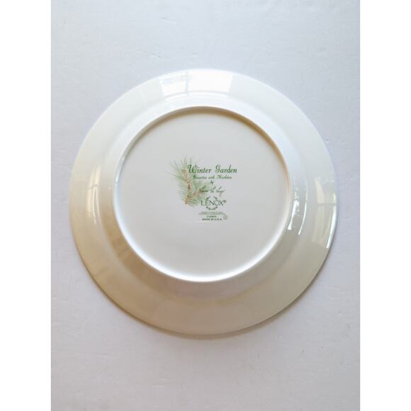 LENOX Winter Garden Poinsettia w/ Mistletoe Laurie Le Luyer 2 Dinner Plates $50 - Picture 3 of 8